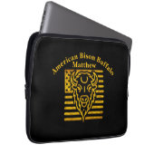 Bison mit amerikanischem Flaggenrahmen Laptopschutzhülle (Vorne Rechts)