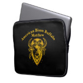 Bison with Bandana in Graphic Style Artwork Laptopschutzhülle (Vorderseite Links)