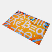 Bitcoin-Straßenkunst (Orange Malerei Nr. 1) Fußmatte (Schrägansicht)