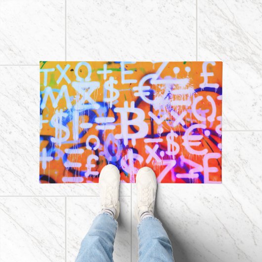 Bitcoin-Straßenkunst (Orange Malerei Nr. 2) Fußmatte (Indoor)