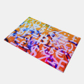 Bitcoin-Straßenkunst (Orange Malerei Nr. 2) Fußmatte (Schrägansicht)