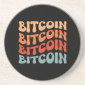 Bitcoin Wavy Text Stilvolle Crypto Typografie Desi Getränkeuntersetzer (Vorne)