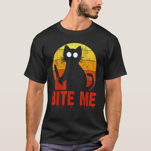 Bite Me Cat Gory Horror Szene Spooky Catty T-Shirt (Vorderseite)