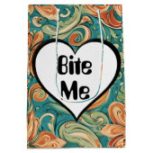 Bite me Funny Heart Wirbles Retro Design Mittlere Geschenktüte (Rückseite)
