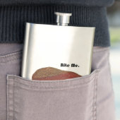 Bite Me Funny Steak Beef Pun Joke Flachmann (Beispiel)