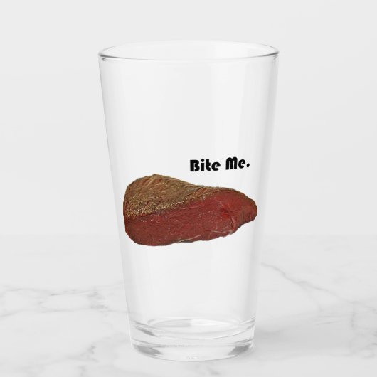 Bite Me Funny Steak Beef Pun Joke Glas (Vorderseite)