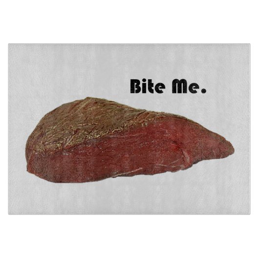 Bite Me Funny Steak Beef Pun Joke Schneidebrett (Vorderseite)