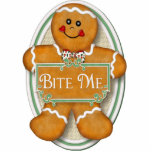 Bite Me Gingerbread Man - Oval Ornament Fotoskulptur Ornament<br><div class="desc">Funny Gingerbread Man Spaß für die Ferien. Er sieht mit seiner kleinen Bogen-Krawatte niedlich aus, aber er hat eine andere Weihnachtsbotschaft. Sein kleines Schild sagt Bite Me. Durchsuchen Sie meine Galerie für viele andere Kleidung und Geschenke mit diesem Design.</div>