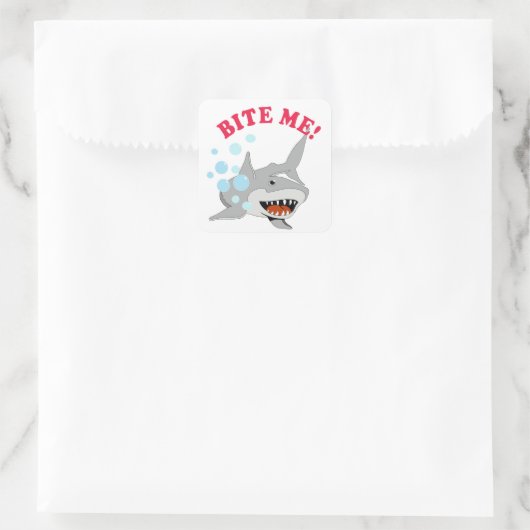Bite Me Shark Quadratischer Aufkleber (Tasche)