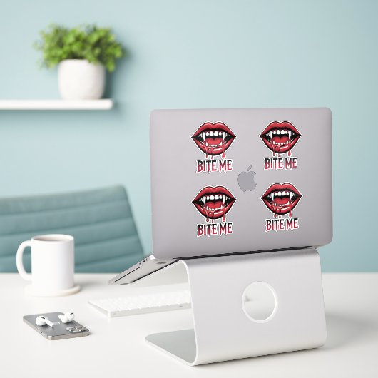 Bite Me Vampire Mouth Aufkleber (Laptop auf Schreibtisch)
