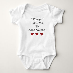 Bitte geben Sie mich an Oma Sprichwort Hearts Red Baby Strampler