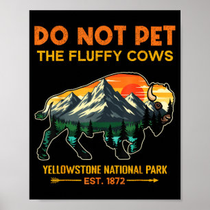 Bitte nicht die flauschigen Kühe streicheln Yellow Poster