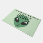 Bitte Verlass hier alle Bodenbeispiele, Alien Fußmatte (Schrägansicht)