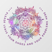 Bitte Verlass hier deine Schuhe und deine Probleme Fensteraufkleber (Blatt)