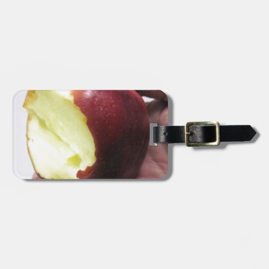 Bitten Red Apple Gepäckanhänger (Vorderseite horizontal)