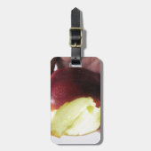 Bitten Red Apple Gepäckanhänger (Vorderseite vertikal)