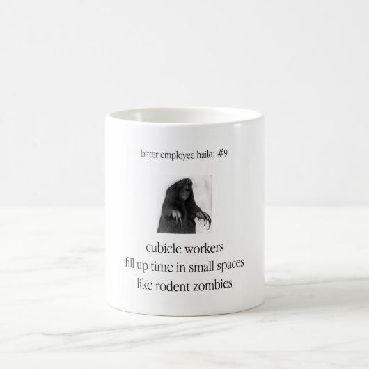 Bitterer AngestellterHaiku #9 Kaffeetasse (Mittel)