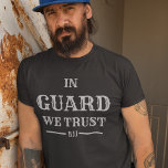 BJJ in Guard wir vertrauen brasilianischer Jiu Jit T-Shirt<br><div class="desc">In Guard vertrauen wir auf BJJ ist so wahr. Bewacht euch gut,  frustriert euren Gegner und lasse ihm,  den Fehler zu begehen. Ob brasilianischer Jiu Jitsu für Selbstverteidigung,  MIXED MARTIAL ARTS oder Wettbewerb - die Grundlagen halten sich wahr. Herren tragen diesen T - Shirt und sind stolz darauf.</div>