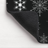 Blac & White Assorted Weihnachtsschneeflocken Must Mousepad (Ecke)