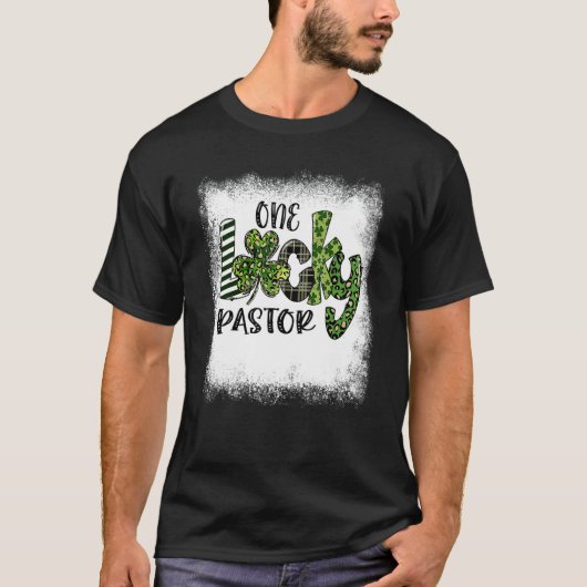 Blached St Patricks Day Leopard One Lucky Pastor T-Shirt (Vorderseite)