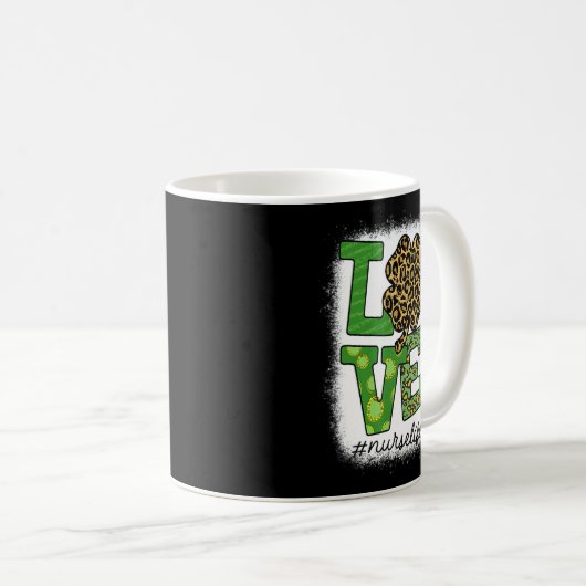 Blached St Patricks Teacher Leopard Kleeblatt Luck Kaffeetasse (VorderseiteRechts)