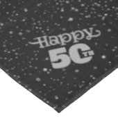 BLACK 50. mit grauer Typografie Tischdecke (Schrägansicht)