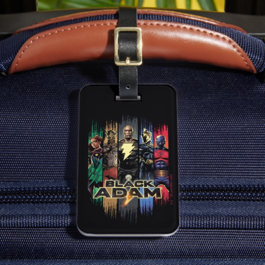 Black Adam Characters In Stripes Graphic Gepäckanhänger (Vorderseite Insitu 2)