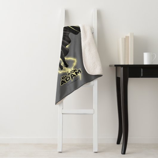 Black Adam Lightning Silhouette Graphic Sherpadecke (Beispiel)