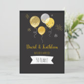 Black and Gold Balloons 50-jähriges Party Einladung (Stehend Vorderseite)