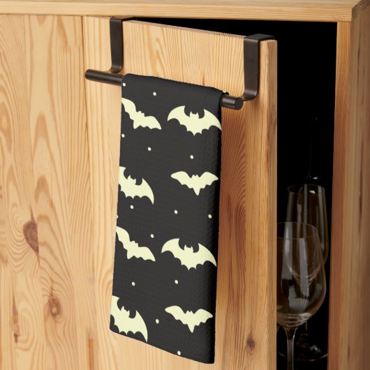 Black and Gold Bats Black Halloween Geschirrtuch (Drittel gefaltet)