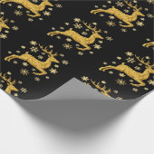 Black And Gold Faux Foil Reindeer and Snowflakes Geschenkpapier (Ecke)