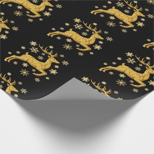 Black And Gold Faux Foil Reindeer and Snowflakes Geschenkpapier (Ecke)