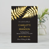 Black and Gold Ferns Outdoor Wedding Gold Folieneinladung (Stehend vorne)
