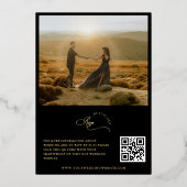 Black and Gold Foto Script und QR Code Wedding Folieneinladung (Rückseite)