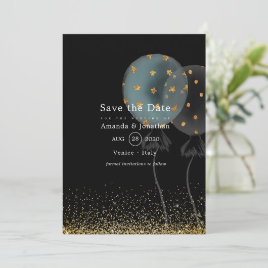 Black and Gold Glitzer Balloon Wedding Save The Date (Stehend Vorderseite)