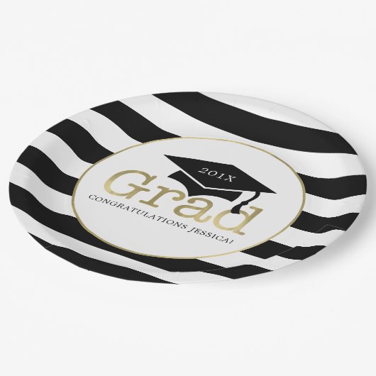 Black and Gold Graduation Party Pappteller (Schrägansicht)