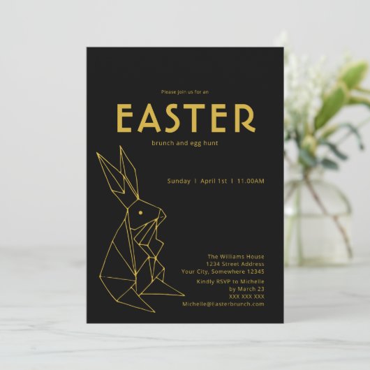 Black and Gold Oaster Brunch Ei Hunt Einladung (Stehend Vorderseite)