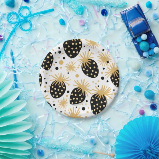 Black and Gold Strawberry Pattern Pappteller (Party)