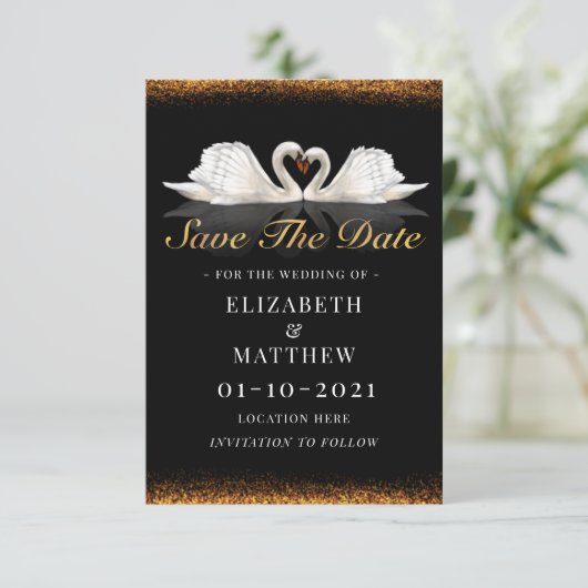 Black and Gold Themed mit Swans Wedding Save The Date (Stehend Vorderseite)