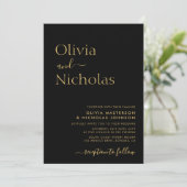 Black and Gold Typografy Script Monogram Wedding Einladung (Stehend Vorderseite)