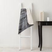 Black and gray striped textile sherpadecke (Beispiel)