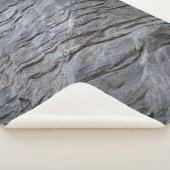 Black and gray striped textile sherpadecke (3/4)