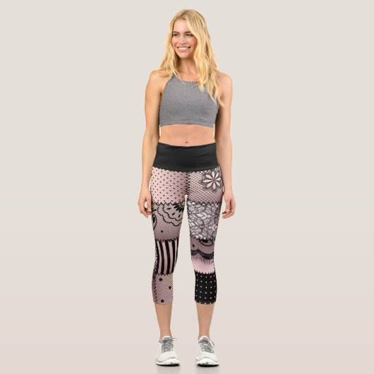 Black and Light Pink Patchwork Lace Design Capri Leggings (Vorderseite)