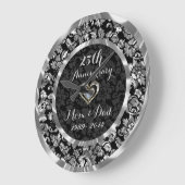 Black And Metallic Silver 25th Wedding Anniversary Große Wanduhr (Winkel)