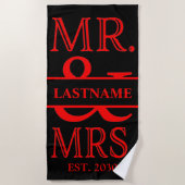 Black and Red Mr. Mrs. Personalisiert Strandtuch (Vorderseite)