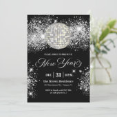 Black and Silver Glitter New Year's Eve Party Einladung (Stehend Vorderseite)