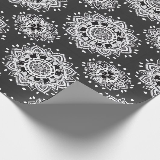 Black and White Bandanna Mandala Geschenkpapier (Ecke)