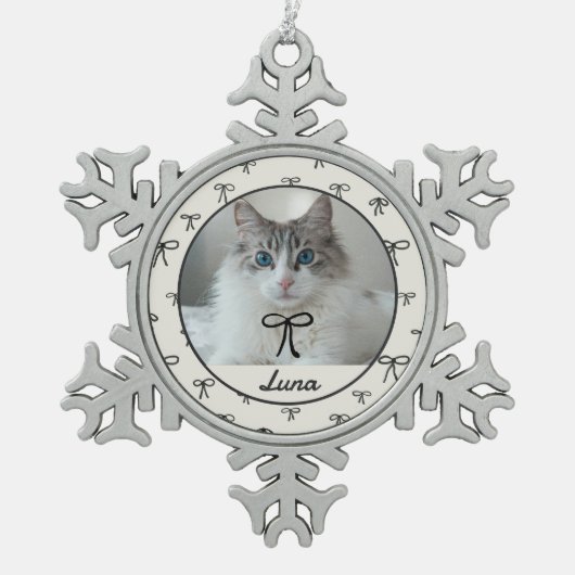 Black and White Cat Photo Snowflake Ornament (Vorderseite)