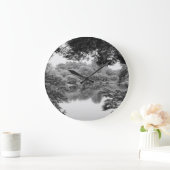 Black and white, cool, unique nature and lake große wanduhr (Zuhause)