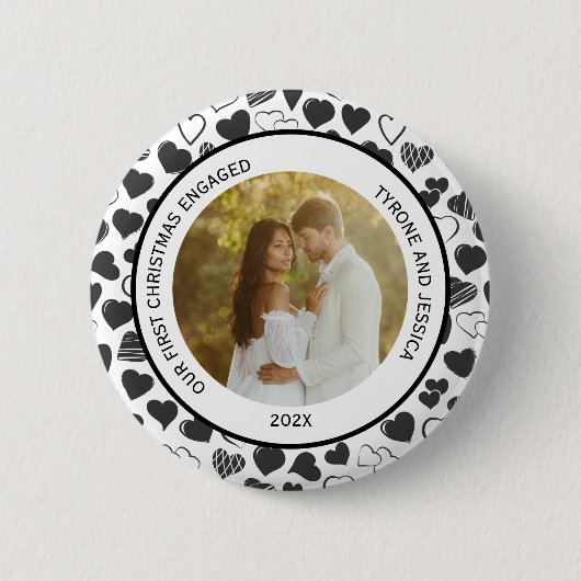 Black and White Couples First Christmas Engaged  Button (Vorderseite)